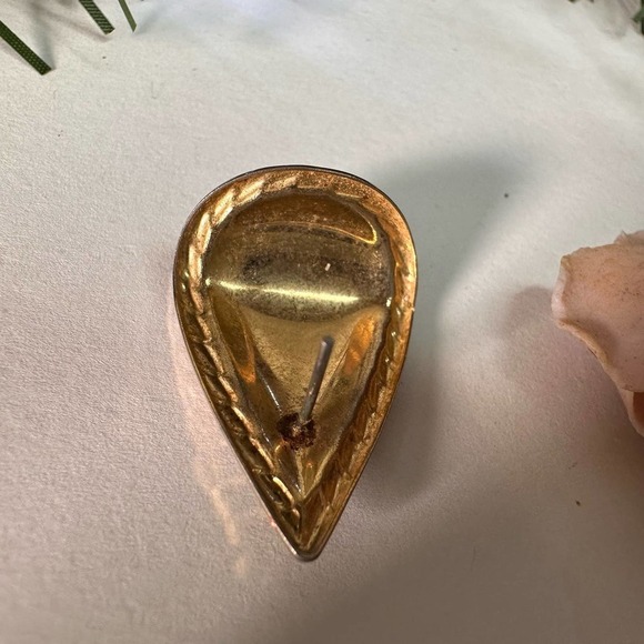 Mismatched Vintage Earrings: Clay Rose + Pink/Green Swirl Teardrop Earrings - Picture 9 of 14